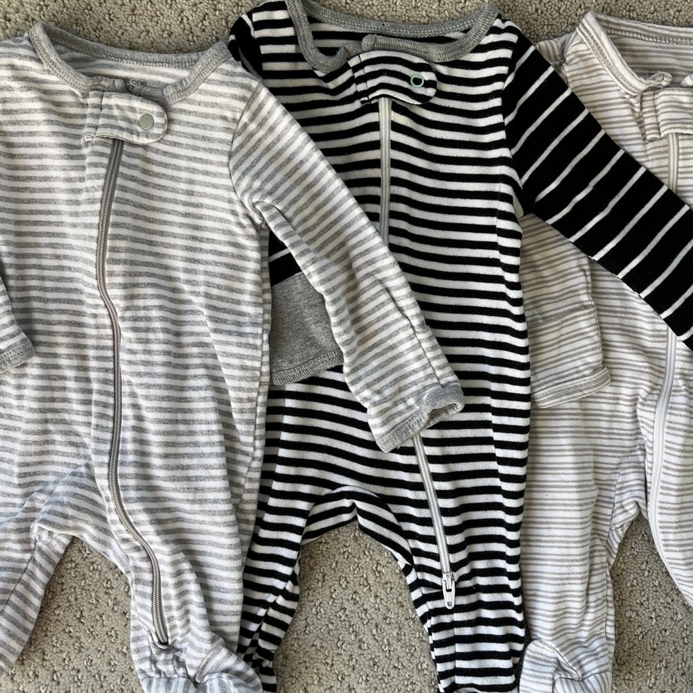 Striped Black White Grey baby newborn infant pajamas sleep and play footie